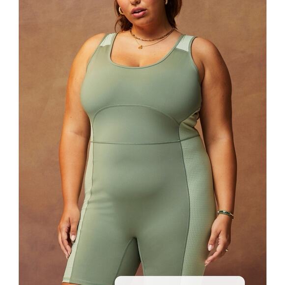Fabletics Motion 365 Thyme Green Open Back Workout One Piece Romper Bodysuit 1X - Picture 8 of 9